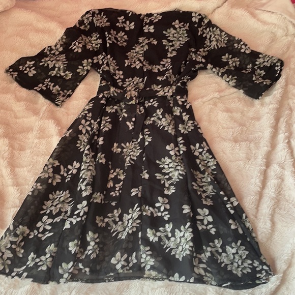 Floral mini dress - Picture 2 of 3